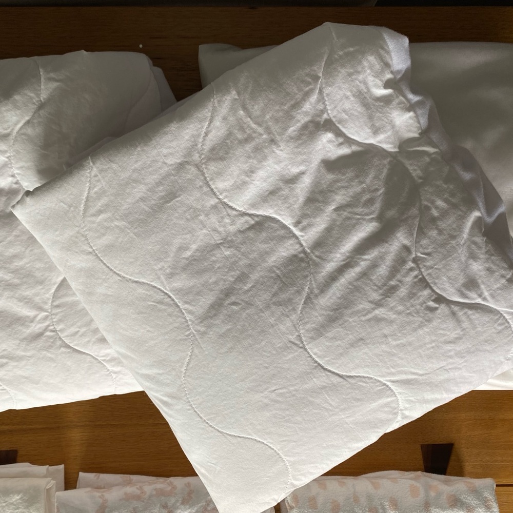 Pottery barn waterproof mattress covers - standard crib / toddler bed size